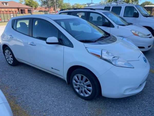 2017 Nissan LEAF S EV- 10693 - Image 2