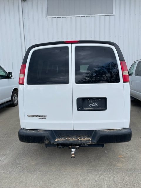 2015 Chevrolet Express 2500 12 Passenger Van- 48061 - UA Fleet Auction