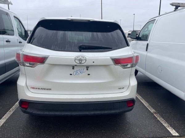 2016 Toyota Highlander XLE- 78233 - Image 3
