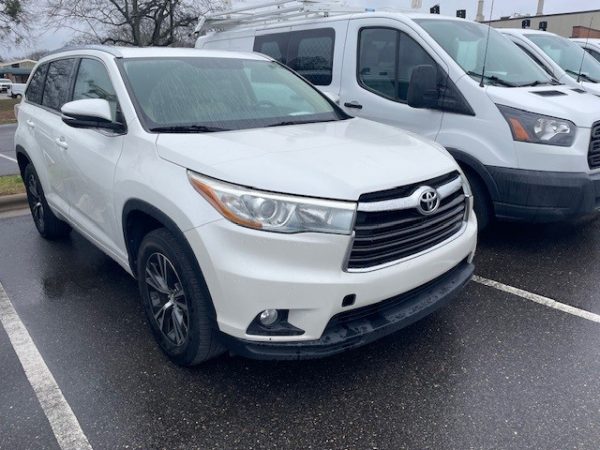 2016 Toyota Highlander XLE- 78233 - Image 2