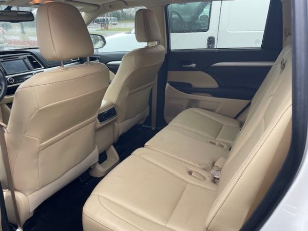 2016 Toyota Highlander XLE- 78233 - Image 6