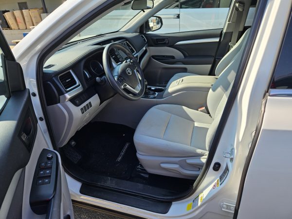 2019 Toyota Highlander- 60878 - Image 4