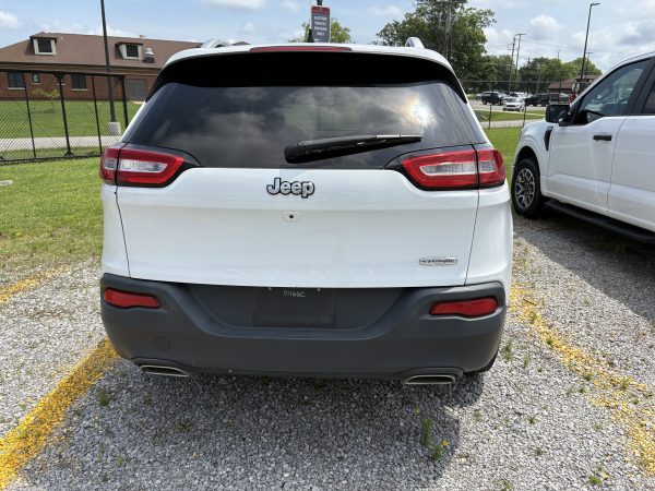 2016 Jeep Cherokee Latitude- 33918 - Image 3