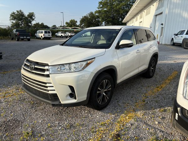 2019 Toyota Highlander LE- 56568