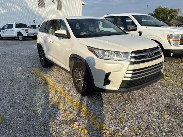 2019 Toyota Highlander LE- 56568 - Image 3