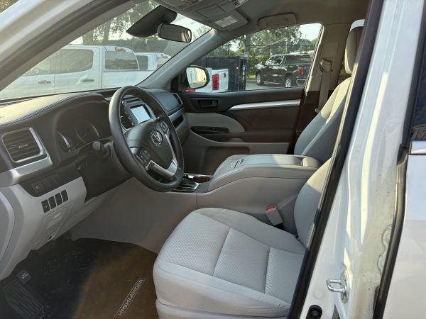 2019 Toyota Highlander LE- 56568 - Image 5