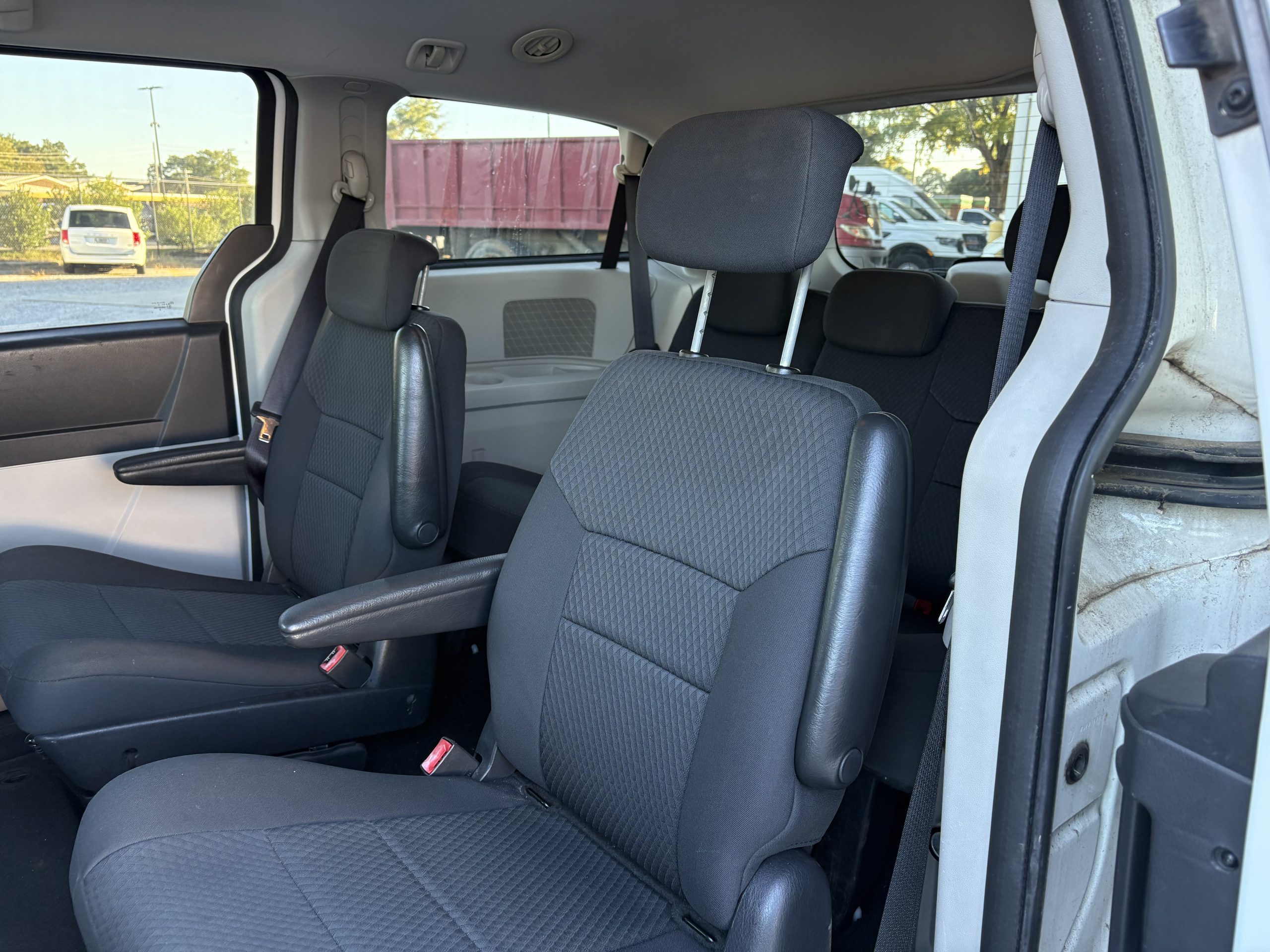 2010 Dodge Grand Caravan- 96665 - Image 4