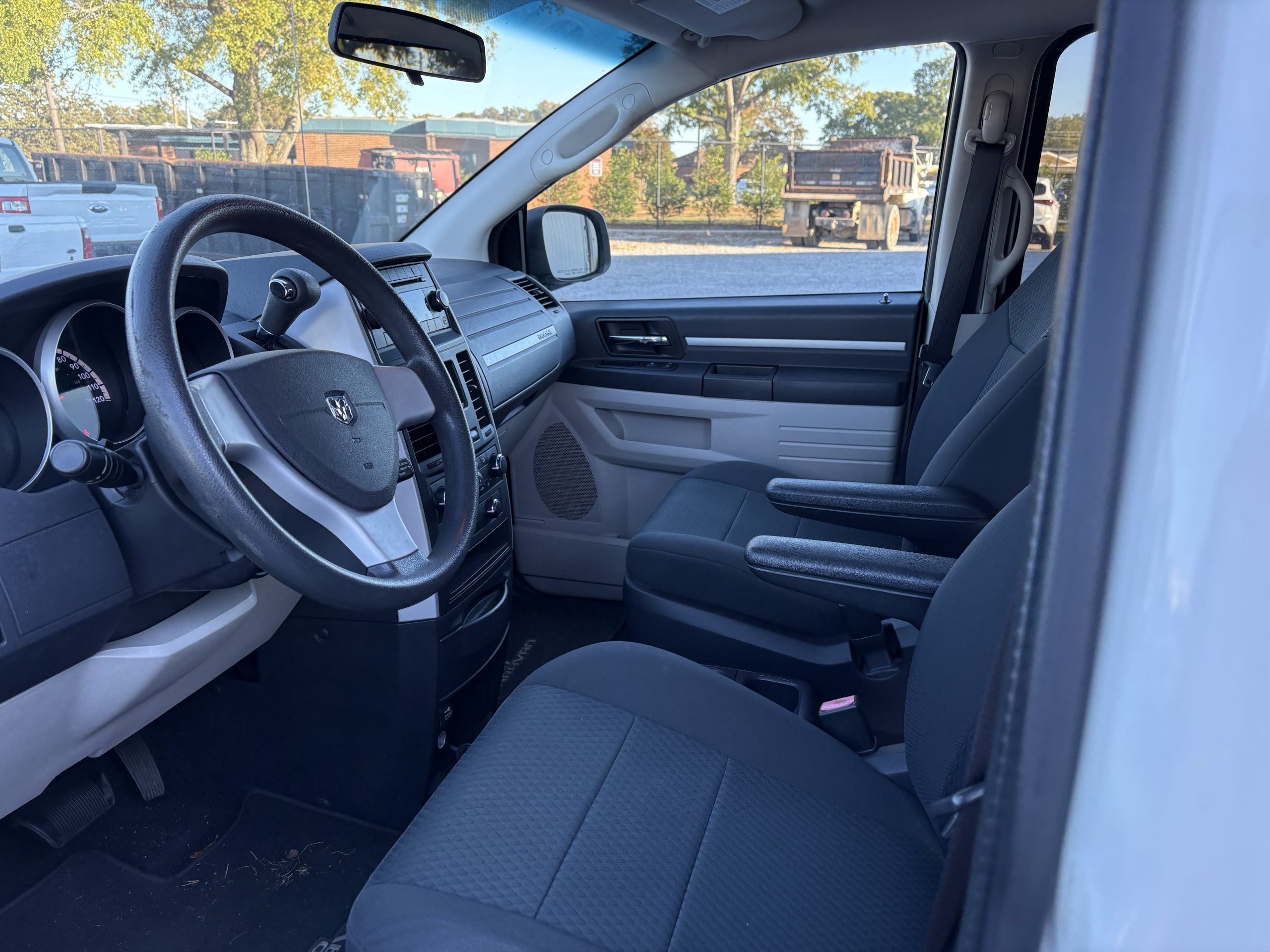 2010 Dodge Grand Caravan- 96665 - Image 5