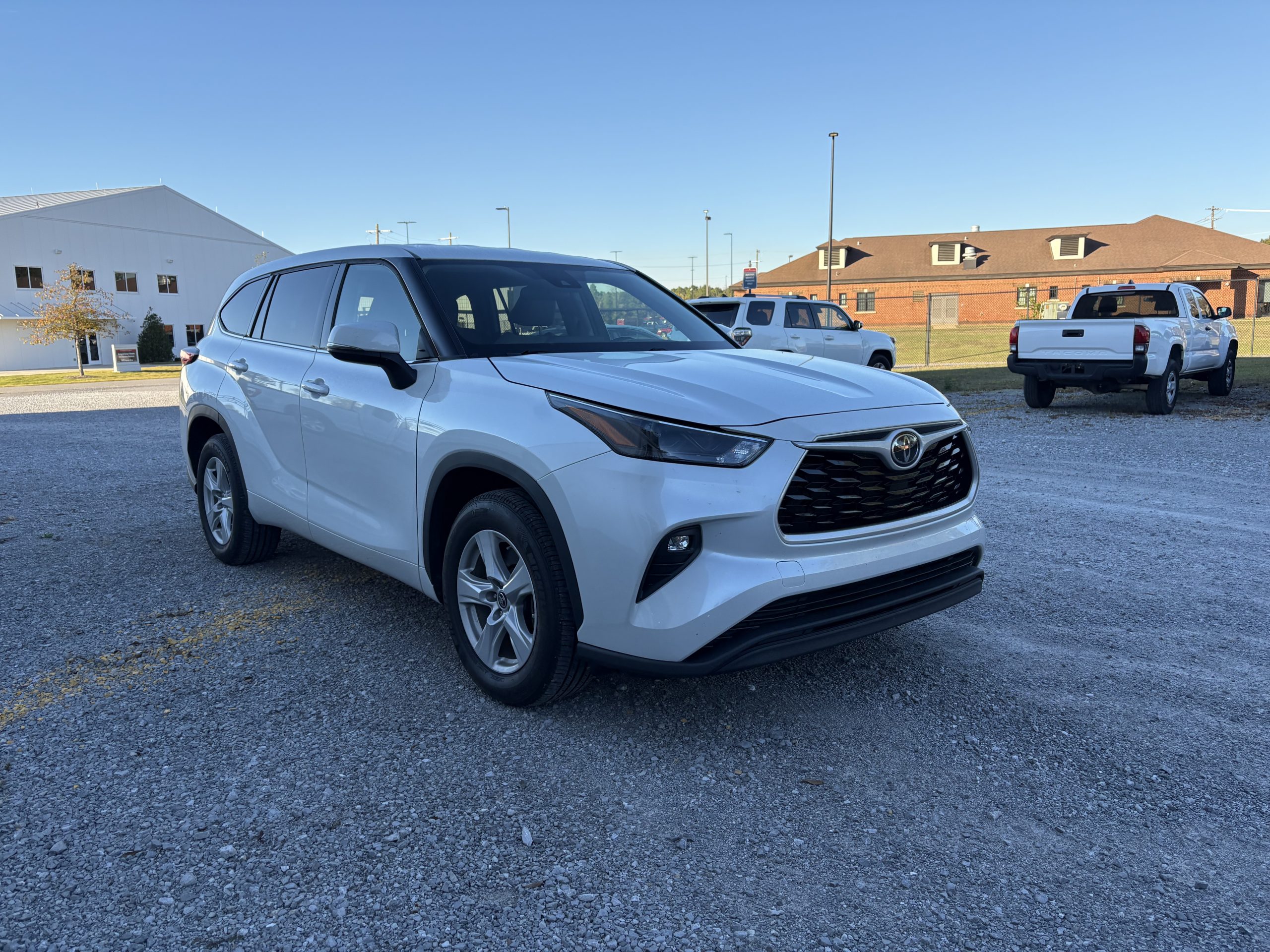 2022 Toyota Highlander LE- 31071