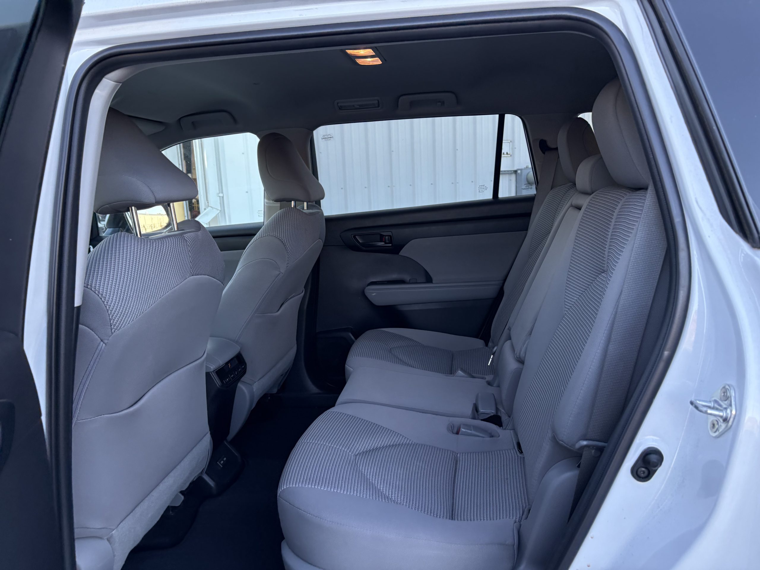 2022 Toyota Highlander LE- 31071 - Image 4