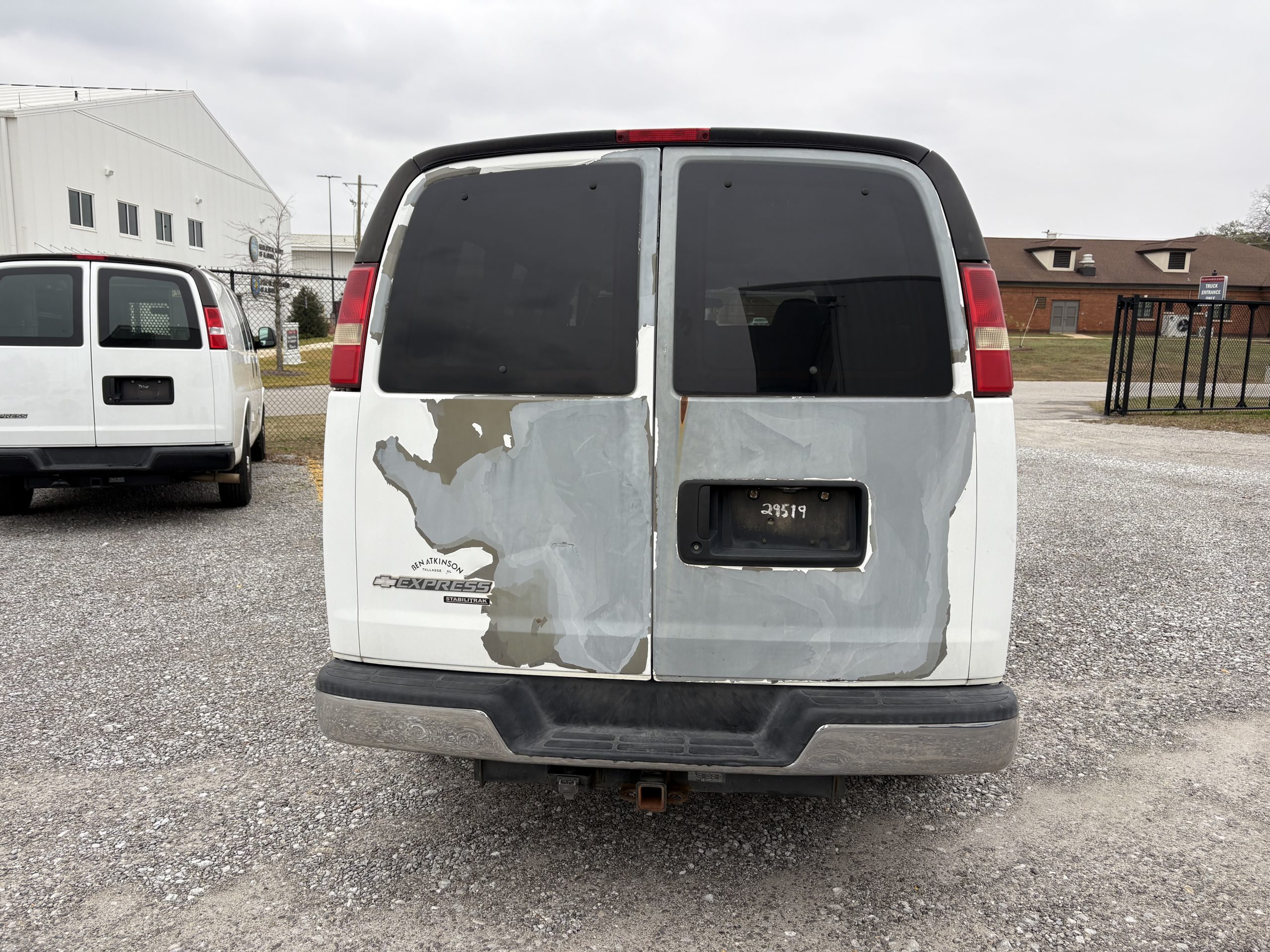 2008 Chevrolet Express 3500 12 passenger Van- 29519 - Image 3
