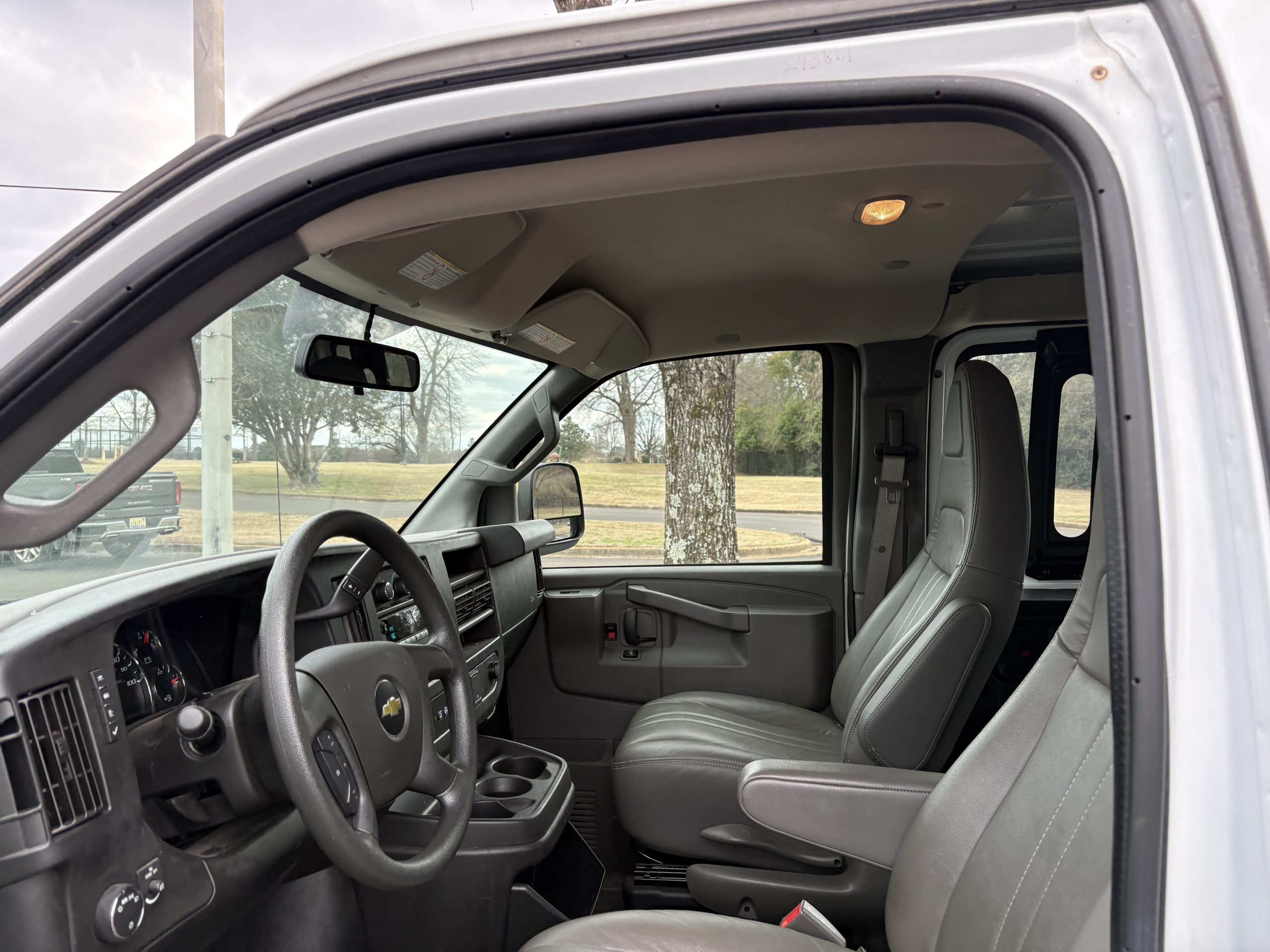 2020 Chevrolet Express 2500- 65547 - Image 4